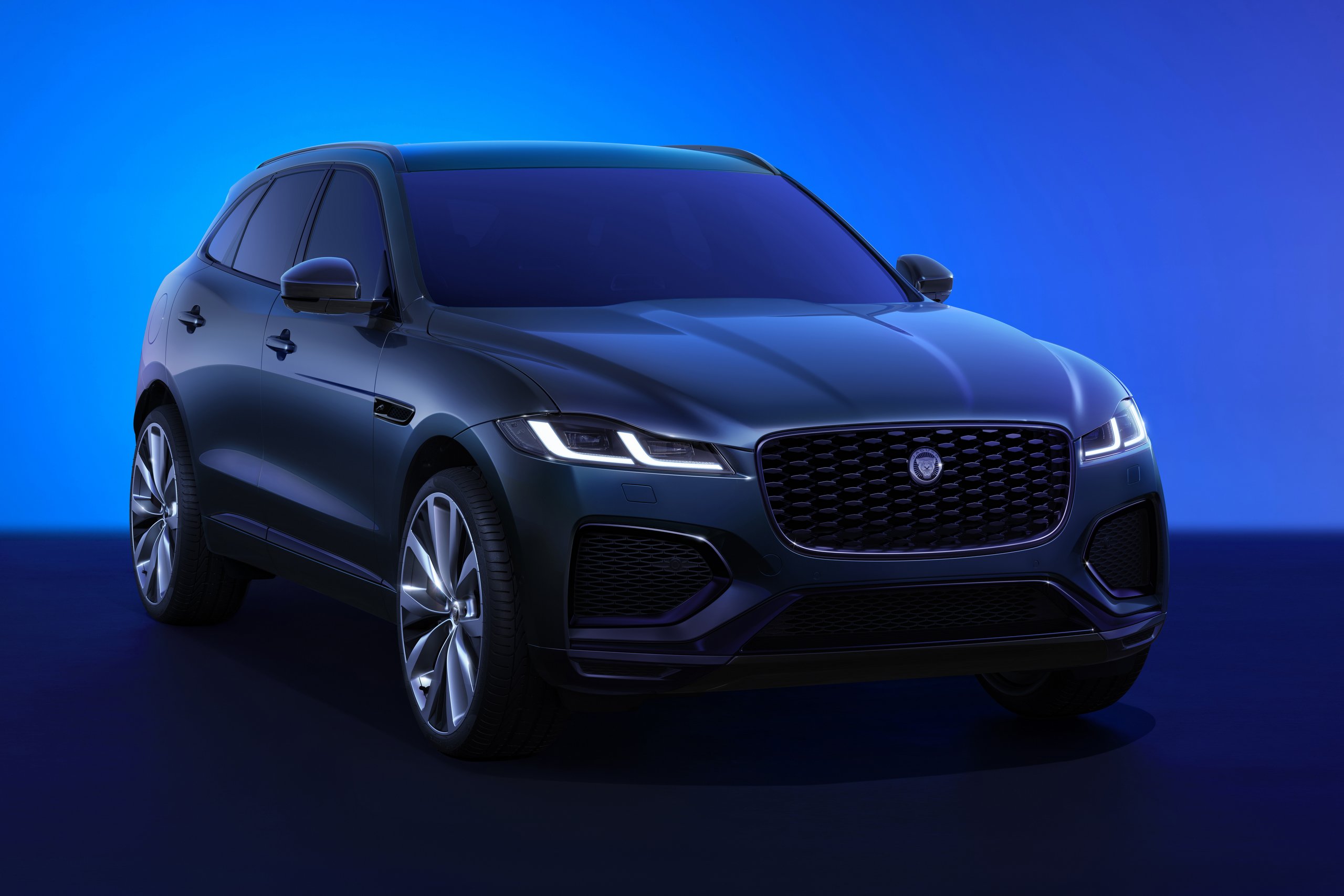 jag_f-pace_24my_exterior_03_400_sport_gl_027_141222 | Vezess