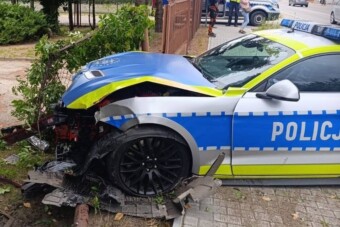 Ekkora bírságot kapott az autós, miután különleges rendőrautóval ütközött