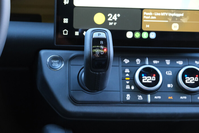 Parkolás automatával: nem mindegy, hogy előbb a P fokozatot vagy a kéziféket használjuk 1 Parkolás automatával: nem mindegy, hogy előbb a P fokozatot vagy a kéziféket használjuk 1