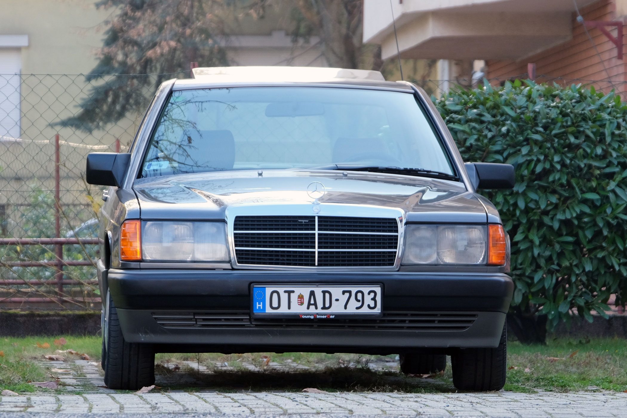 mercedes_190_25d_kulso-3 | Vezess
