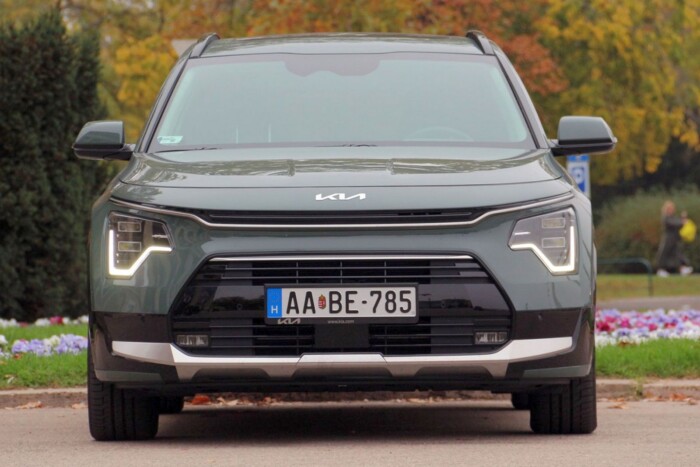 Nahát, kedves Kia XCeed és Niro, mi történt az arcotokkal? 6
