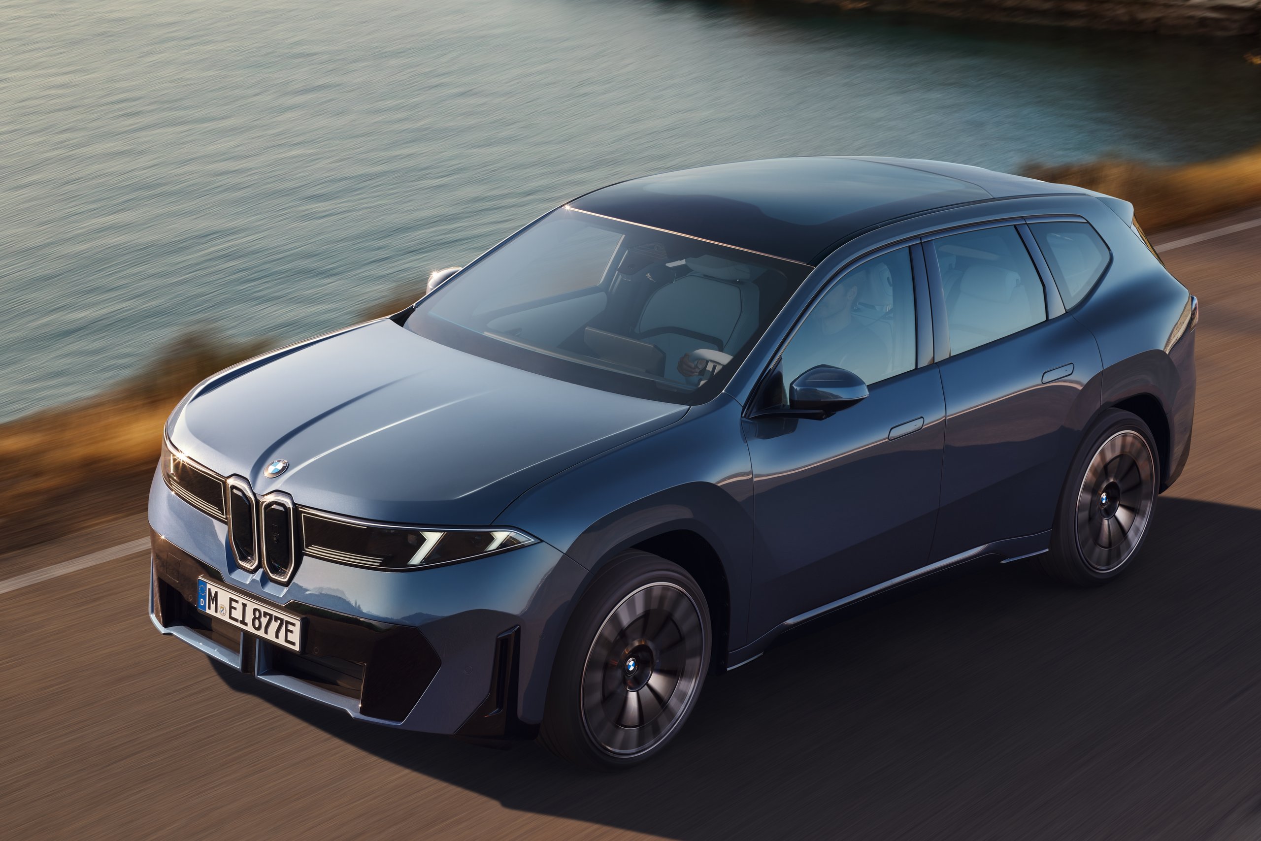 p90615625_highres_the-new-bmw-ix3-50-x | Vezess