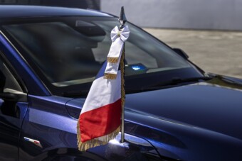 Itt a legújabb elnöki autó, a luxus mellé villanyhajtás társul