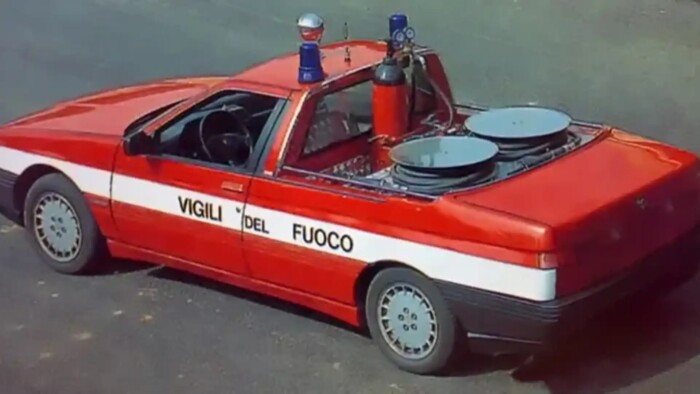 Csúcsmodellből faragtak tűzoltóautót az Alfa Romeónál 2 Csúcsmodellből faragtak tűzoltóautót az Alfa Romeónál 2