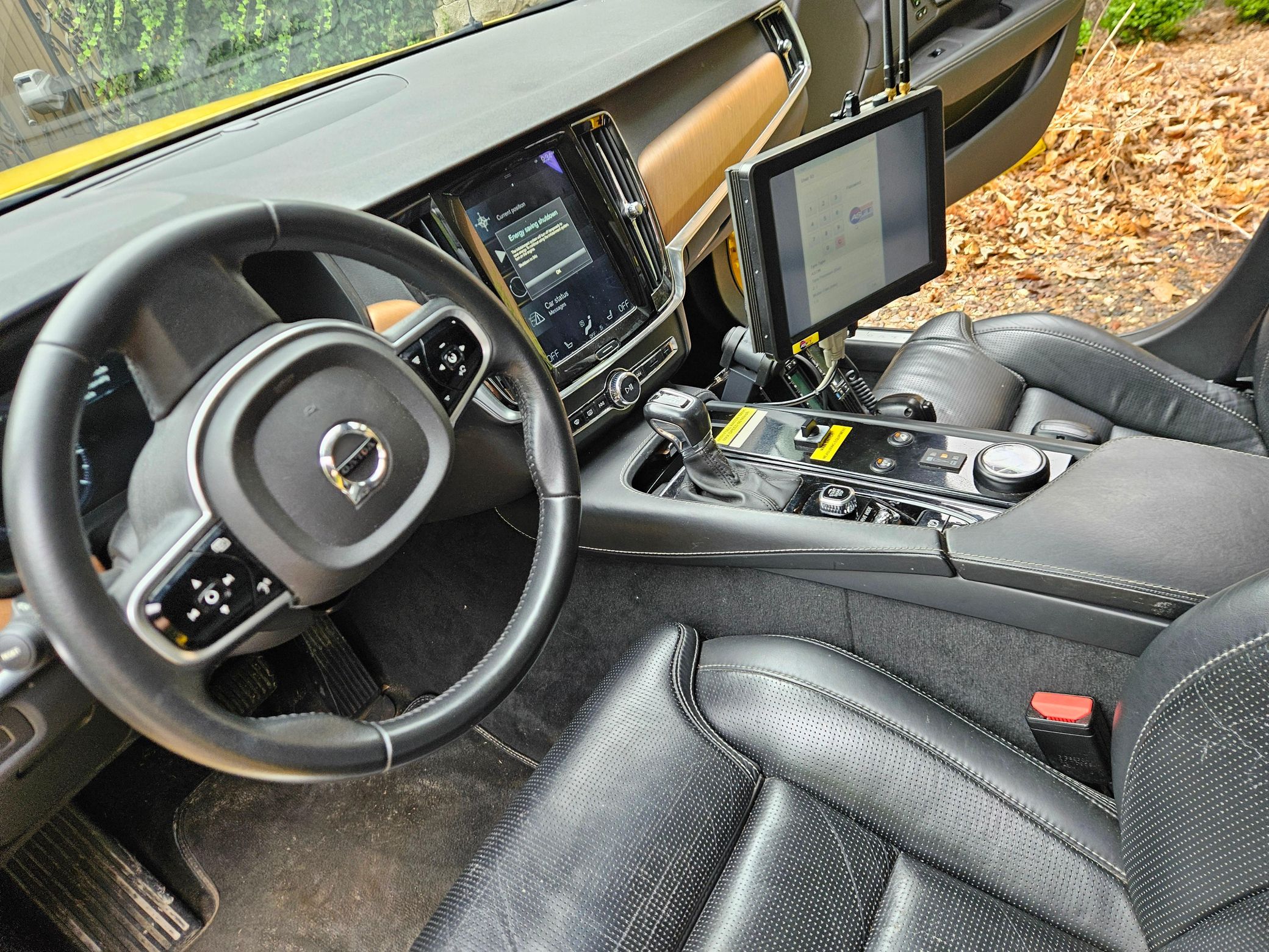 Sárga taxinak tűnik de sokkal érdekesebb melót végzett ez a használt Volvo 6 Sárga taxinak tűnik de sokkal érdekesebb melót végzett ez a használt Volvo 6