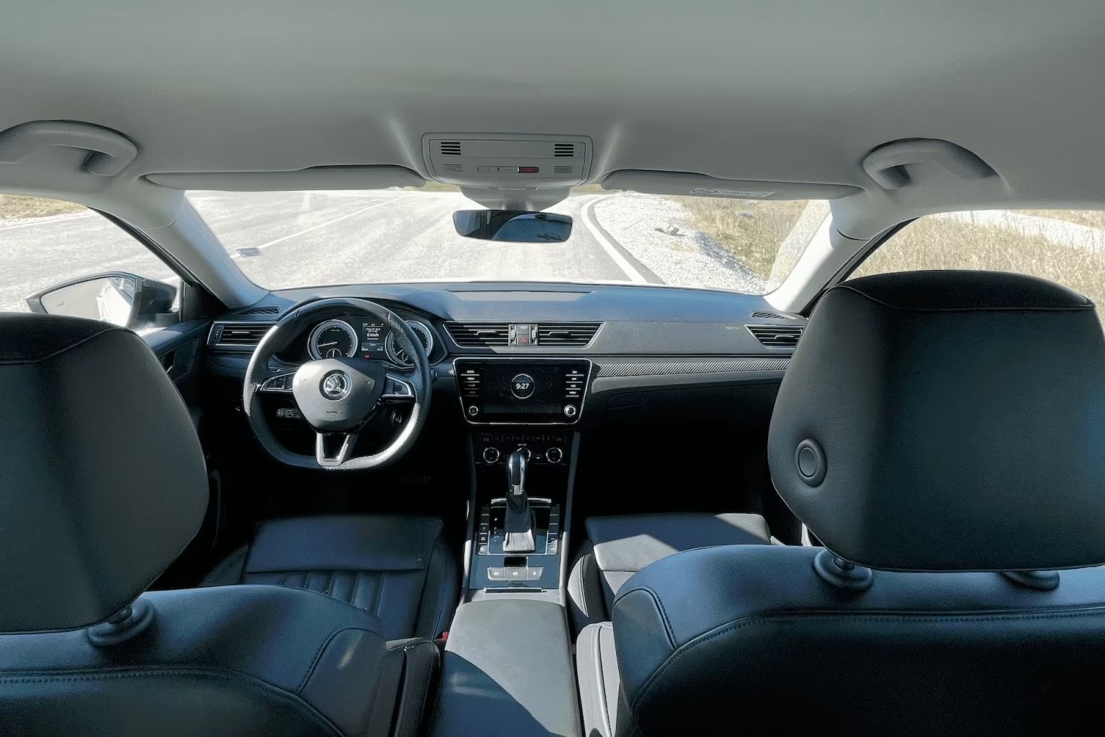 skoda_superb_combi_20_tsi_4x4_2017_570_koni_2026_prodej_07 | Vezess