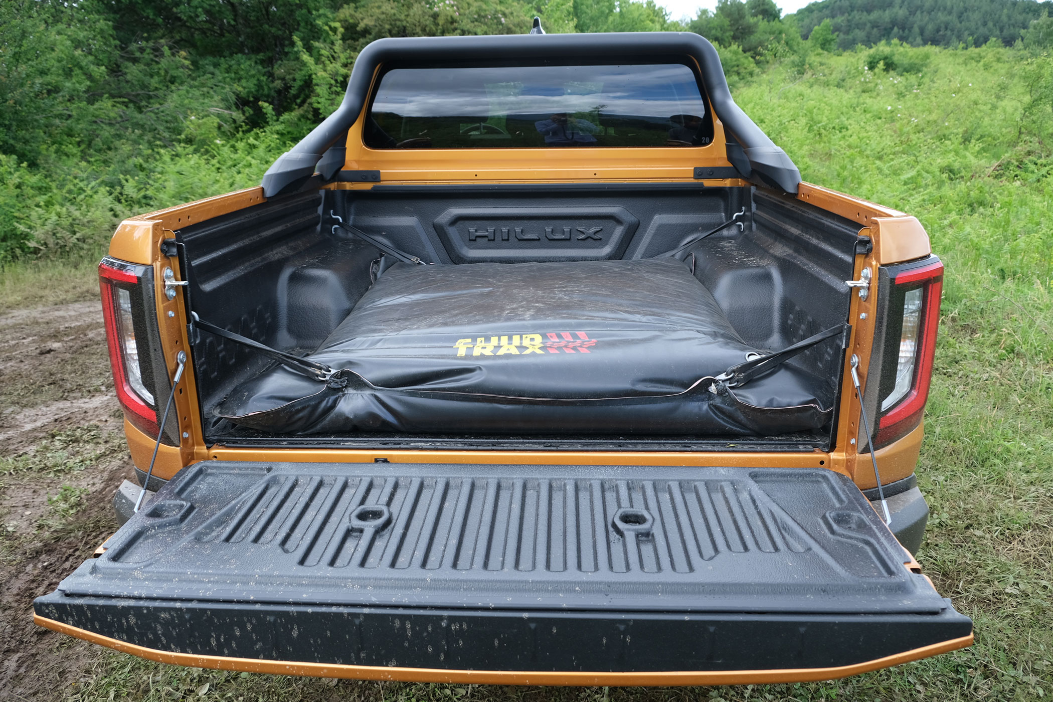 toyotahilux_kulsok-1 | Vezess