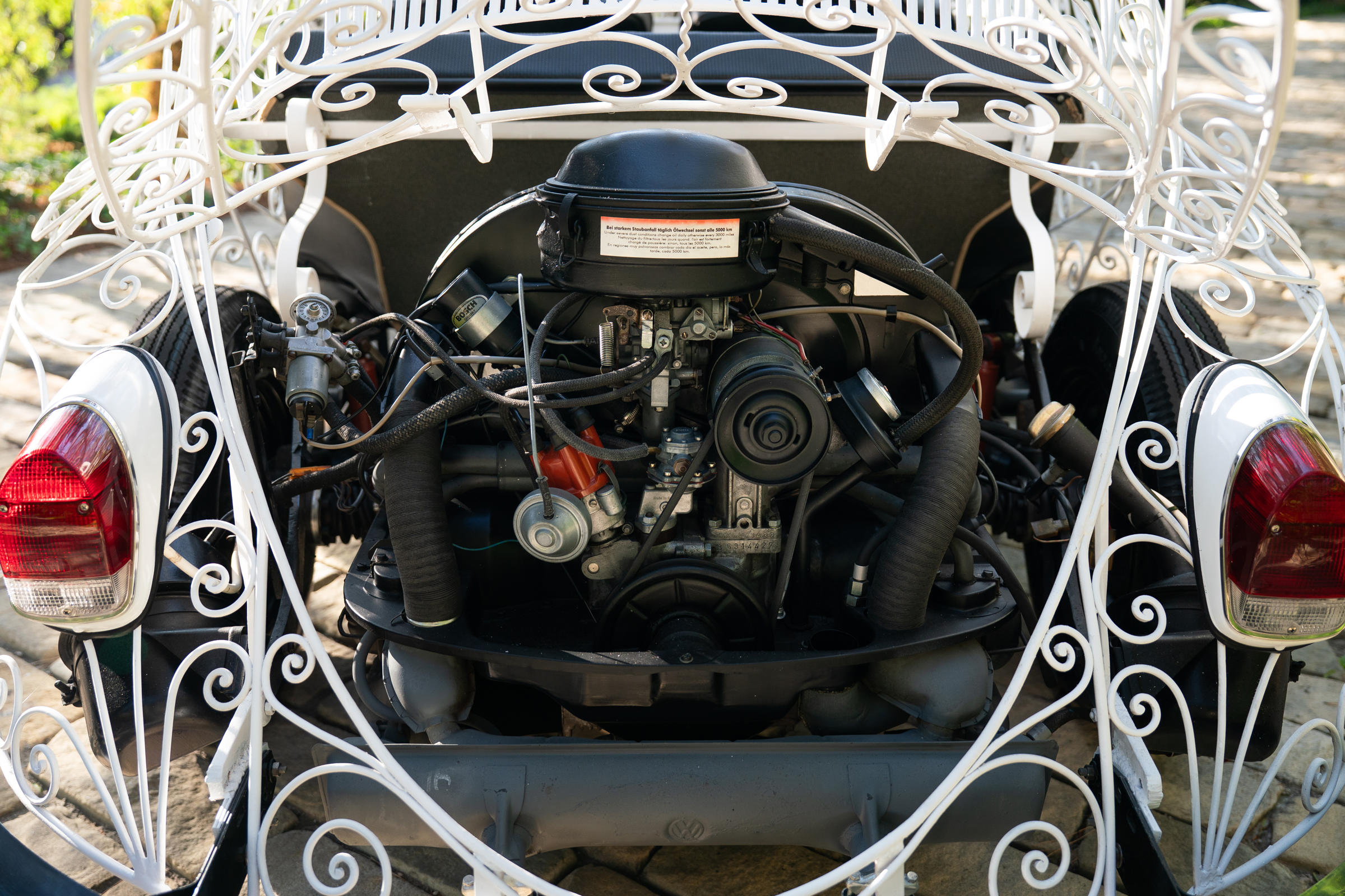 1970-volkswagen-beetle-wrought-iron-by-rafael-esparza-prieto_1465967 | Vezess