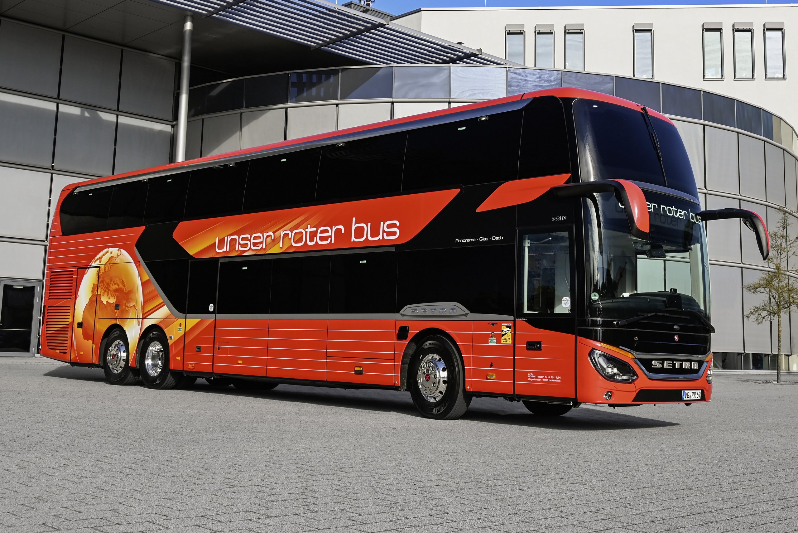 Setra Reisebusse mit besonderem Ambiente Setra Coaches with a Special Ambiance | Vezess