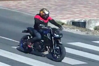 Ritka aljas bosszút állt egy dühös motoros Folyáson, őt keresik a rendőrök