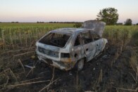 Autóval lökték le az útról a motorost a rendőrök 1 Autóval lökték le az útról a motorost a rendőrök 1