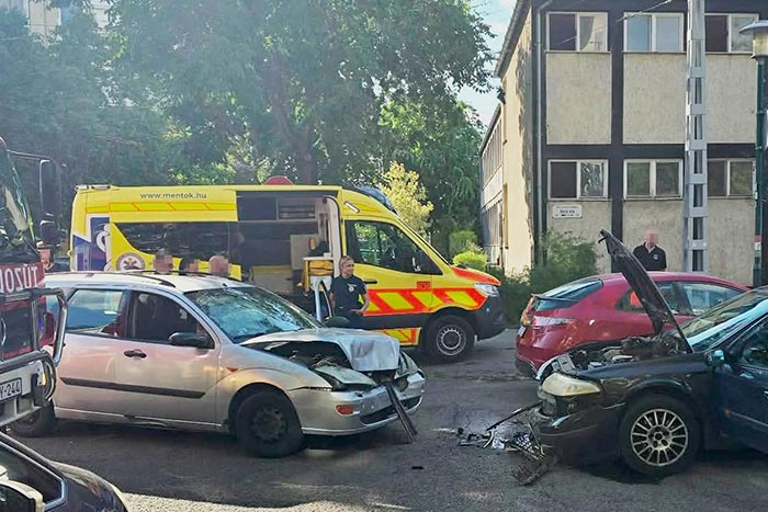 Ettől a rendőrök is kiakadtak: 13 éves gyerek karambolozott Zuglóban