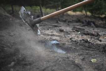 Engedély nélkül tesztelték a raliautó, 22 hektárnyi terület égett le