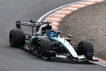 Russellé a holland F1-sprint, villantak a Ferrari-stratégák