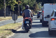 Ritka aljas bosszút állt egy dühös motoros Folyáson, most keresik a rendőrök 1 Ritka aljas bosszút állt egy dühös motoros Folyáson, most keresik a rendőrök 1
