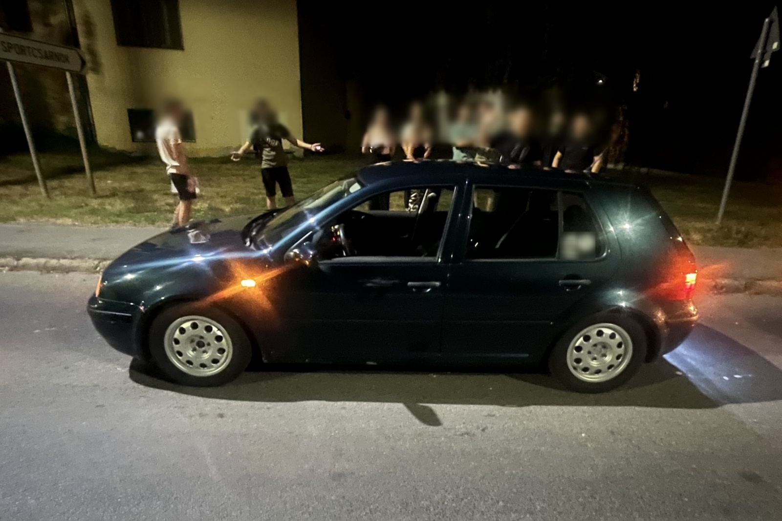img_9922_0 | Vezess
