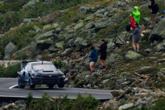 Újabb rekordot zsebelt be a brutális éjfekete Subaru