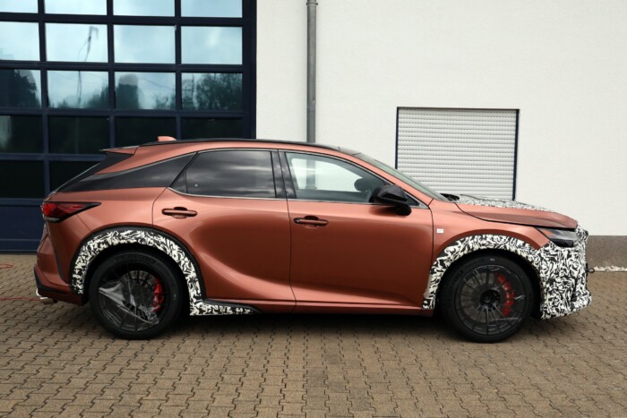 Jön a Lexus új szupersportkocsija… egy SUV! 7 Jön a Lexus új szupersportkocsija… egy SUV! 7