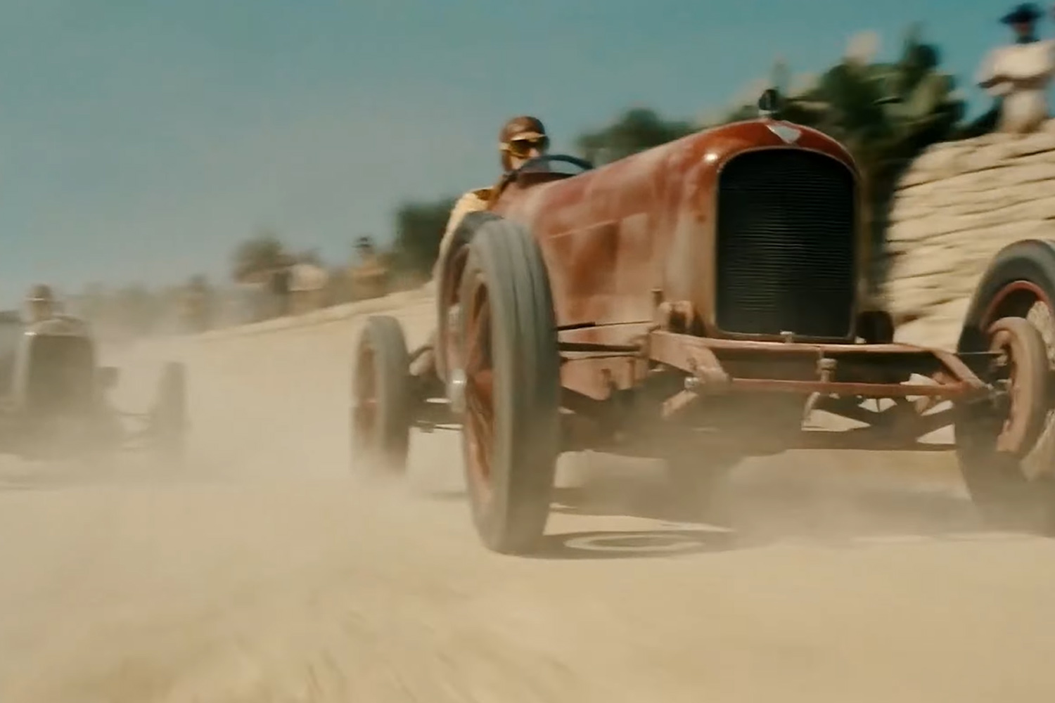 Sorakoznak a sztárok az új autós filmben, itt az előzetes