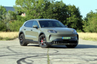 Száz színben kérheted, kábel nélkül töltheted a Cayenne-t 9 Száz színben kérheted, kábel nélkül töltheted a Cayenne-t 9