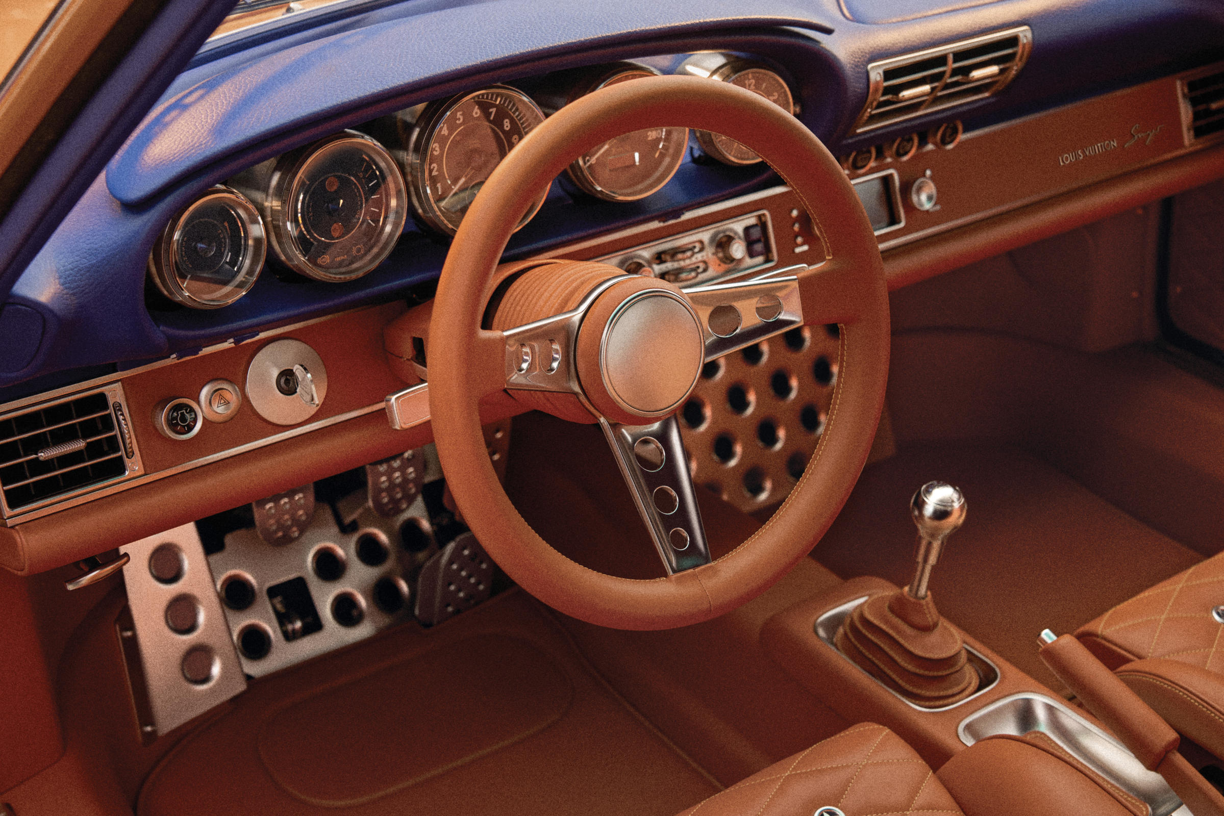 porsche_911_reimagined_by_singer_-_classic_-_08 | Vezess