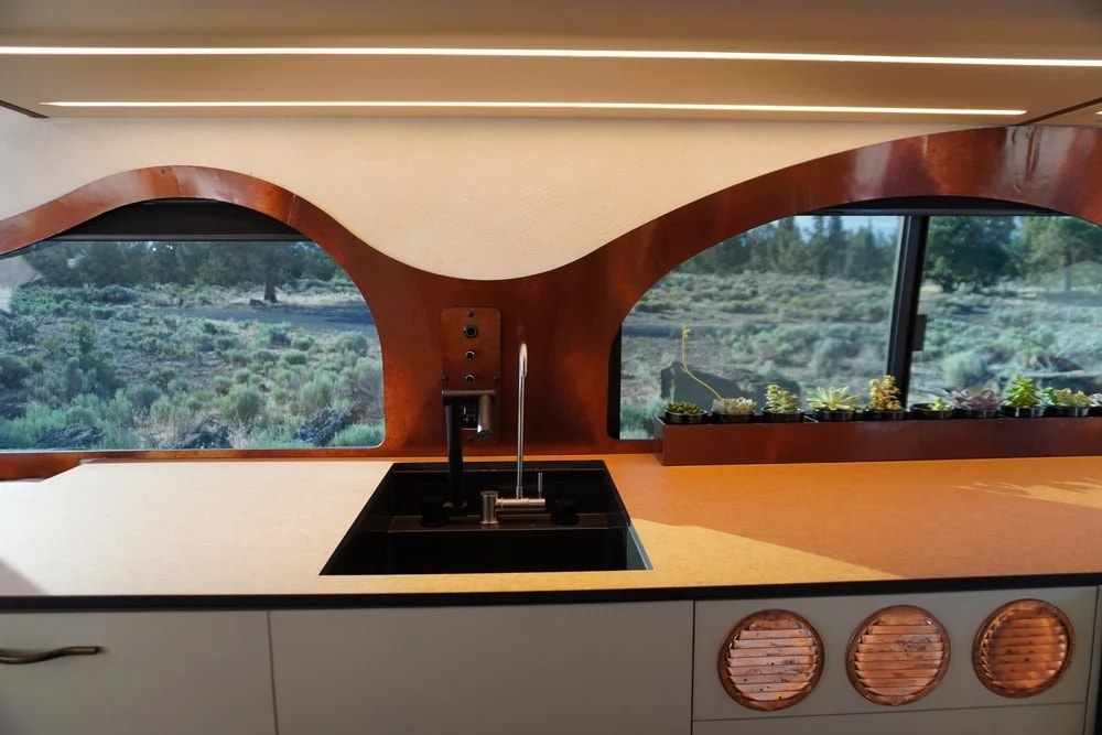 the-wabi-camper-van-is-a-luxury-retreat-on-wheels-with-disappearing-spa-shower-and-walkable-skylight_15 | Vezess
