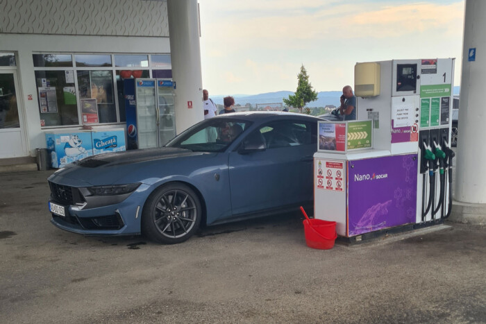 Ennyit fogyaszt a V8, ha rendesen rúgod 16 Ennyit fogyaszt a V8, ha rendesen rúgod 16
