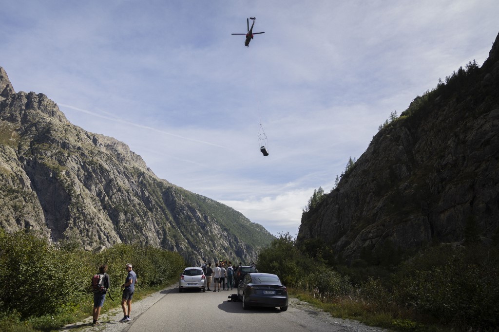 FRANCE-AILEFROIDE-PRE-DE-MADAME-CARLE-VEHICLE-EVACUATION-HELICOPTER | Vezess