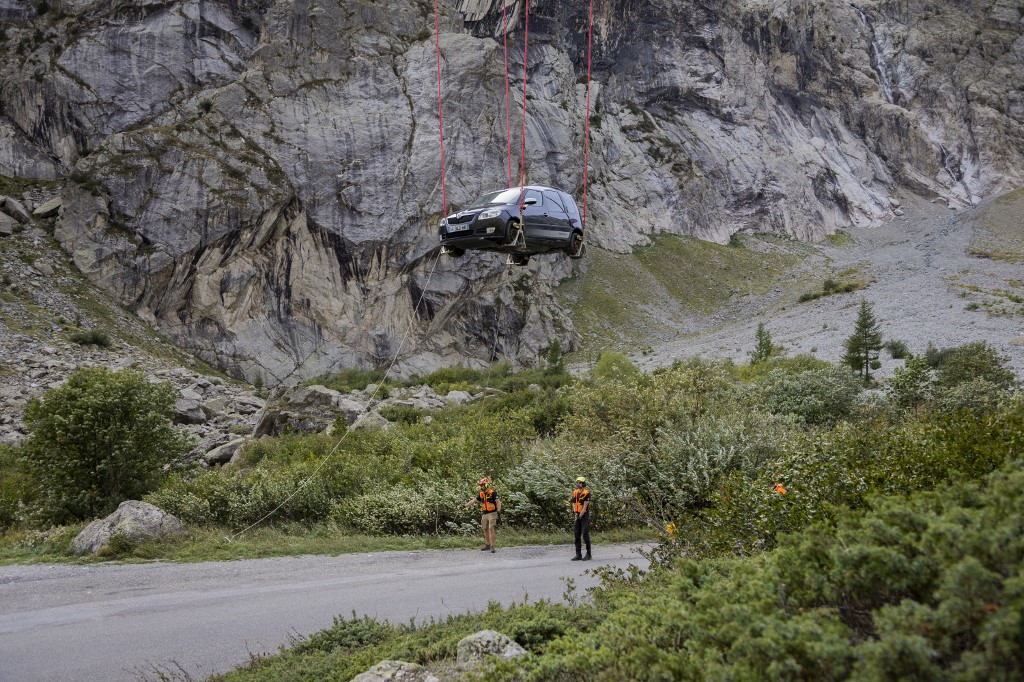 FRANCE-AILEFROIDE-PRE-DE-MADAME-CARLE-VEHICLE-EVACUATION-HELICOPTER | Vezess
