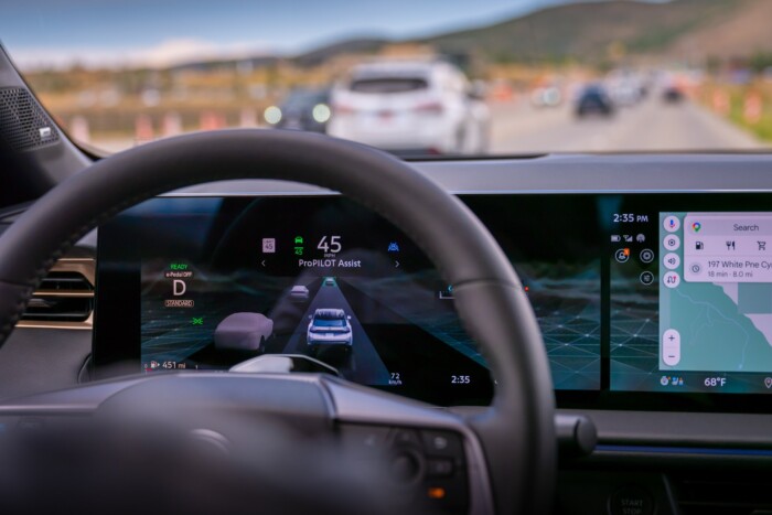 Pixelorrot kapott a Nissan nagyautója 10