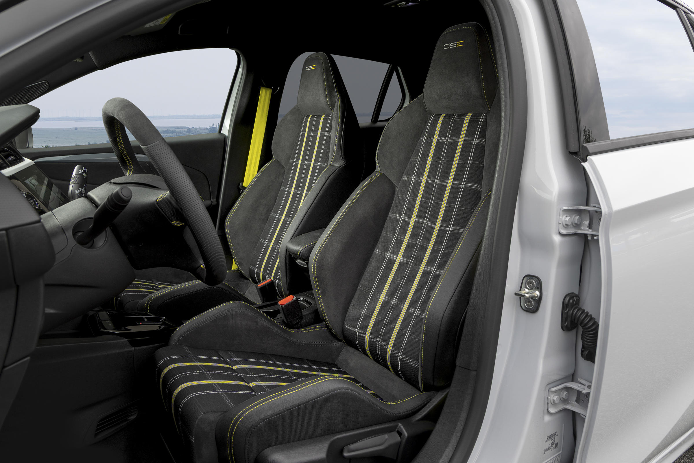 opel corsa gse belső | Vezess
