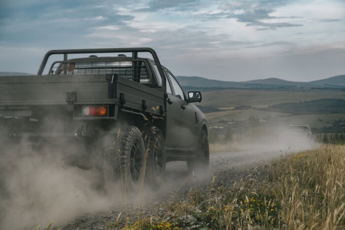 Hat kereke van, dízelmotor hajtja és háborúba készül 4