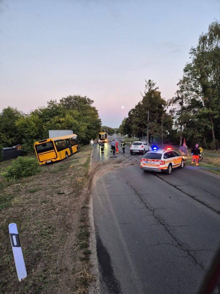 Vezetés közben lett rosszul a buszsofőr, frontális ütközés lett a vége 1 Vezetés közben lett rosszul a buszsofőr, frontális ütközés lett a vége 1