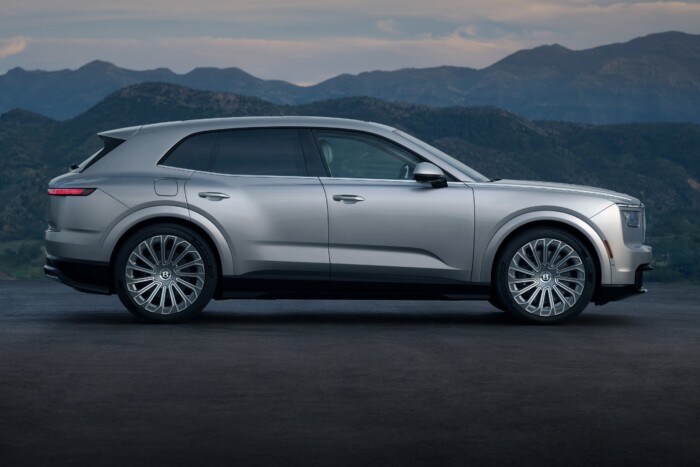 Minden eddiginél erősebb autóval bont formát a Bentley 7 Minden eddiginél erősebb autóval bont formát a Bentley 7