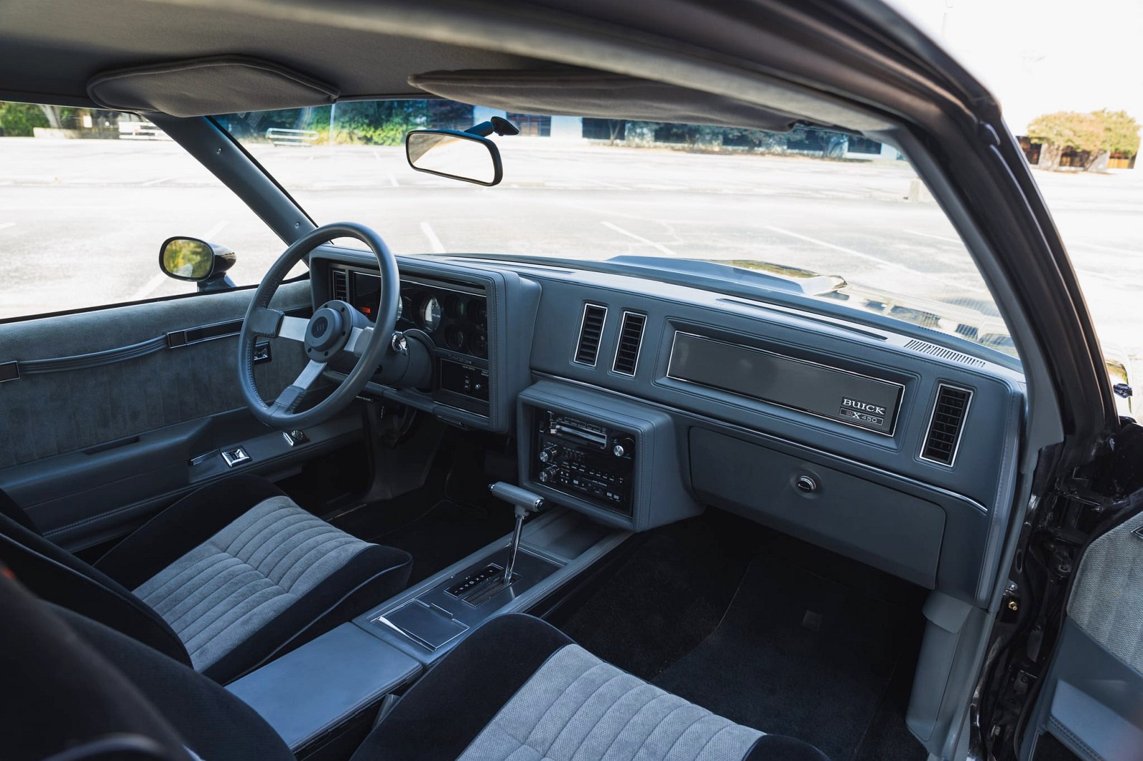 buick_gnx_1987_nejety_2026_prodej_13 | Vezess