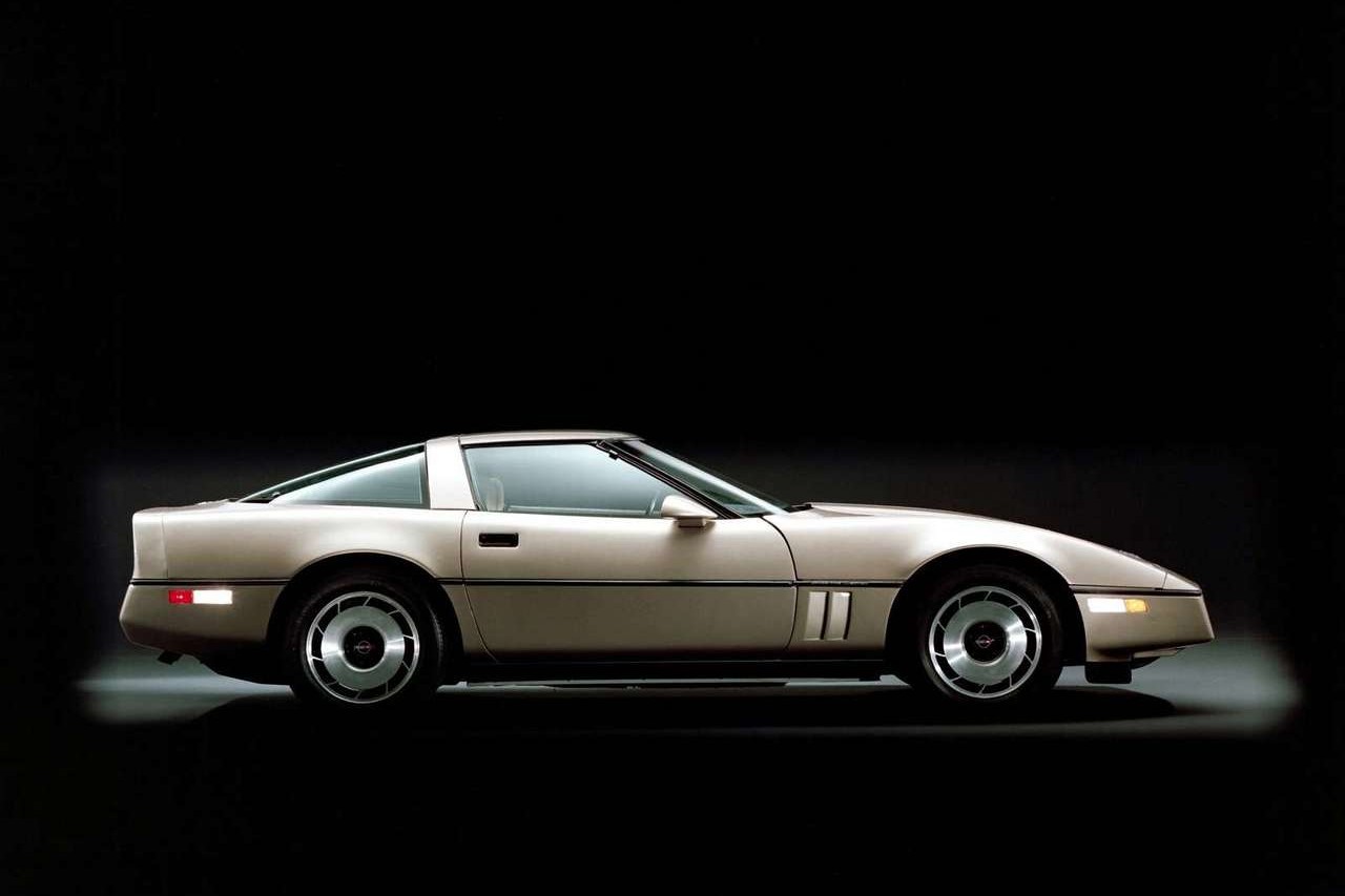 chevrolet-corvette_c4-1983-1280-b1c450978631d72f02aea853104c221966 | Vezess