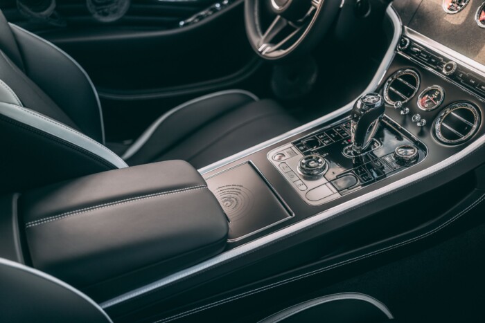 Csillagászati jelentőségű autókat mutatott be a Bentley 9 Csillagászati jelentőségű autókat mutatott be a Bentley 9