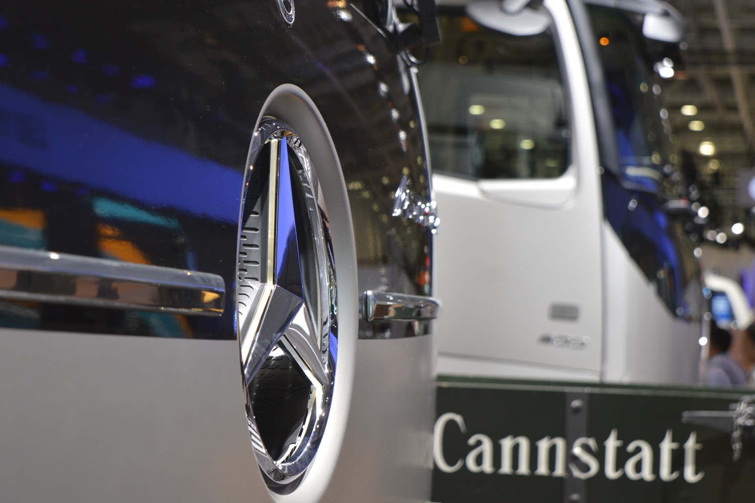 Fotókon a legújabb Mercedes-Benz, amiből csak 400 darab készül