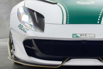 Dubajban nem adják alább a tuningolt Ferrari rendőrautónál