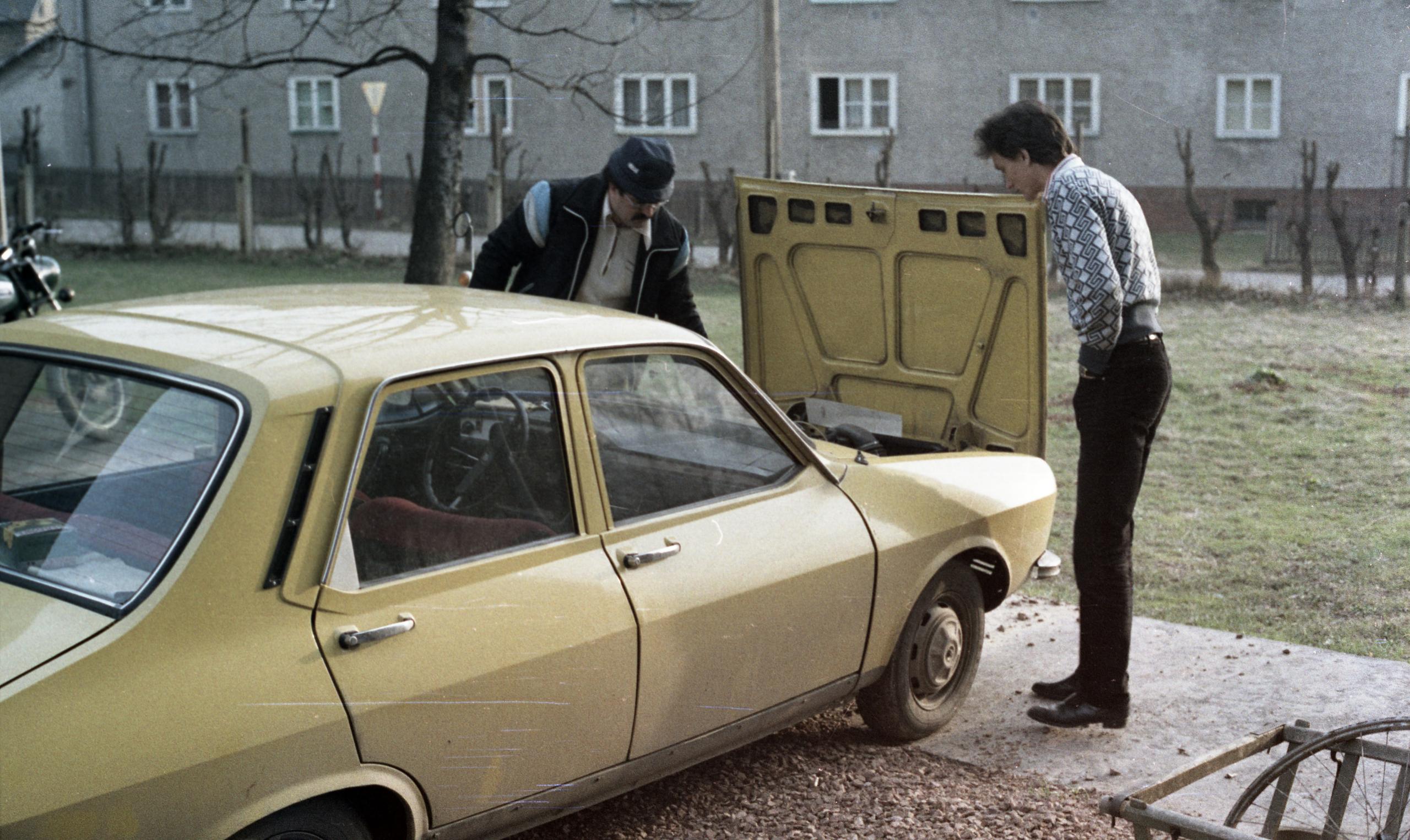 Még bejáratós! – így kímélték az új autókat régen 5 Még bejáratós! – így kímélték az új autókat régen 5