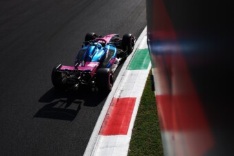 Bombameglepetés, új pole-pozíciós az F1-ben