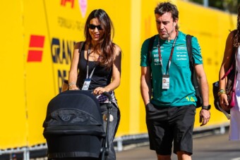 Márciusban született, de már gokartozott Alonso kisfia