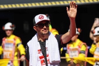 Hivatalos, búcsúzhat az F1-től a futamgyőztes pilóta