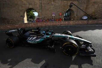 Mercedes-fölény a megszakított F1-es edzésen