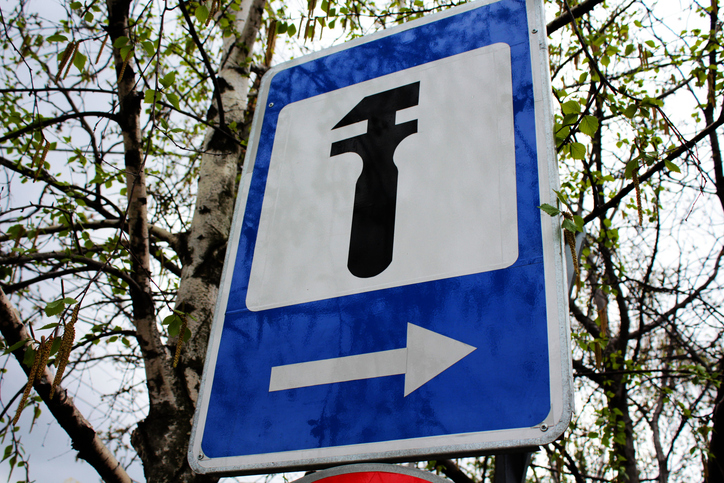 Fiatal sofőrök nagyot néznek ennél a magyar KRESZ-táblánál: mit ábrázol a furcsa jel?