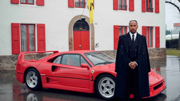 Ritka autóleletre bukkant Lewis Hamilton 1