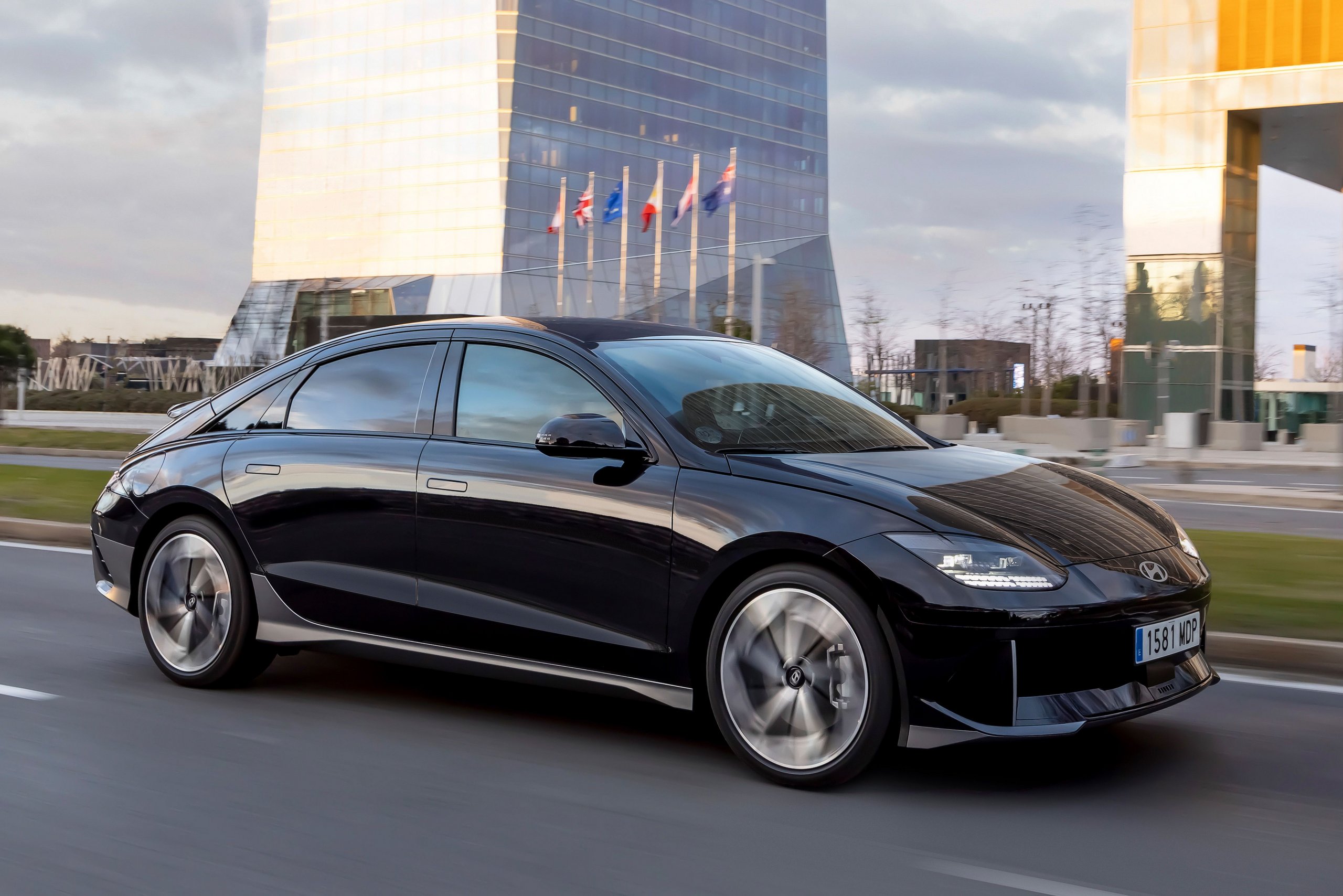 hyundai-ioniq-6-driving-experience-0323-exterior-22 | Vezess