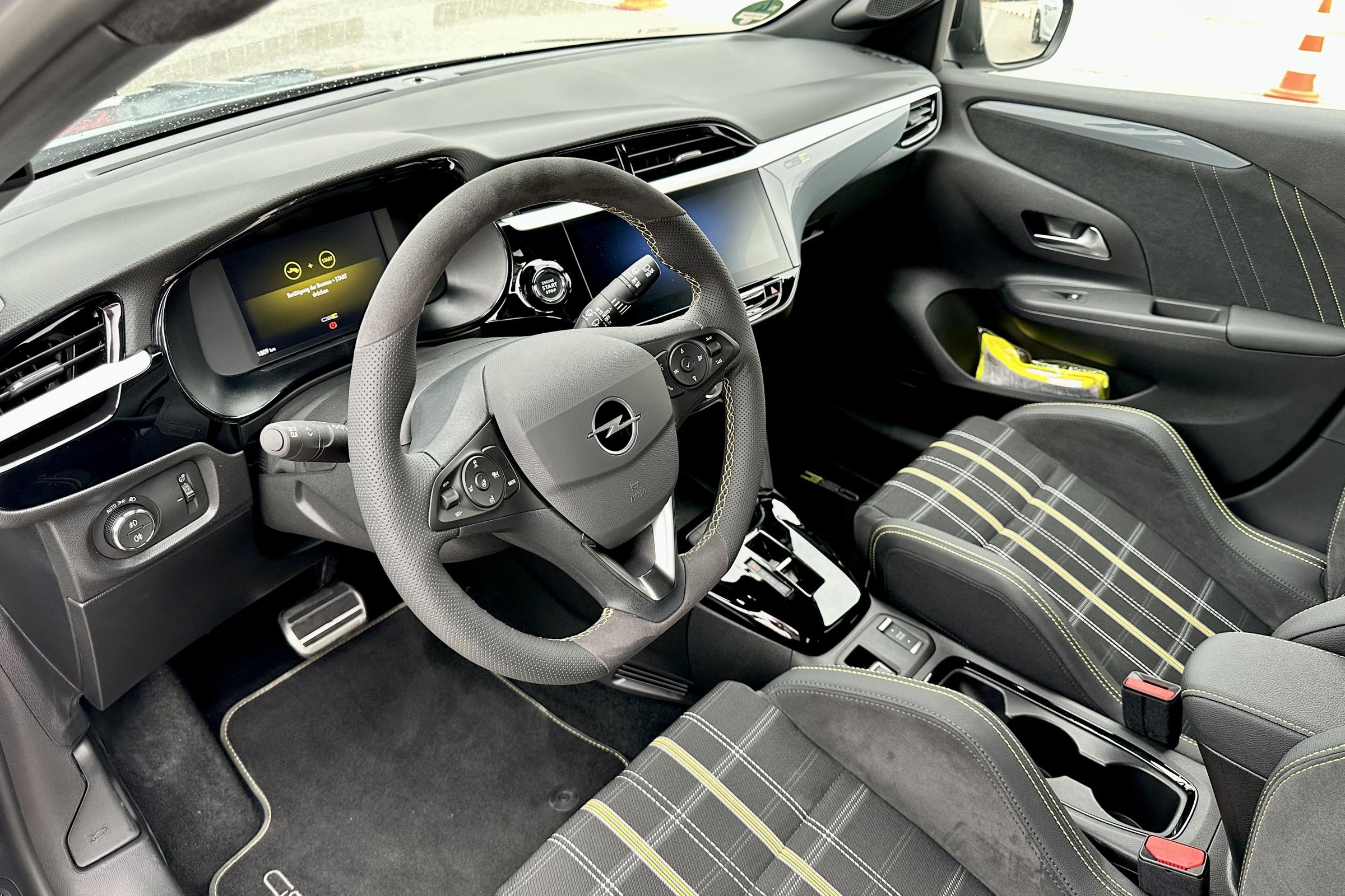 opel corsa gse belső | Vezess