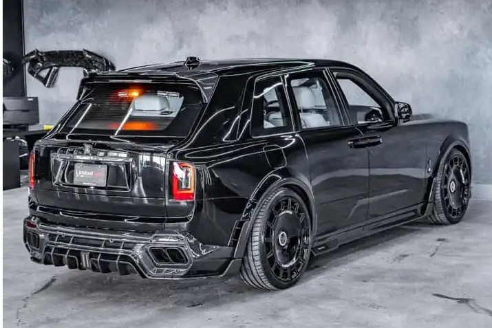 mansory-emperor-signature-based-on-rolls-royce-cullinan-black-badge-3 | Vezess