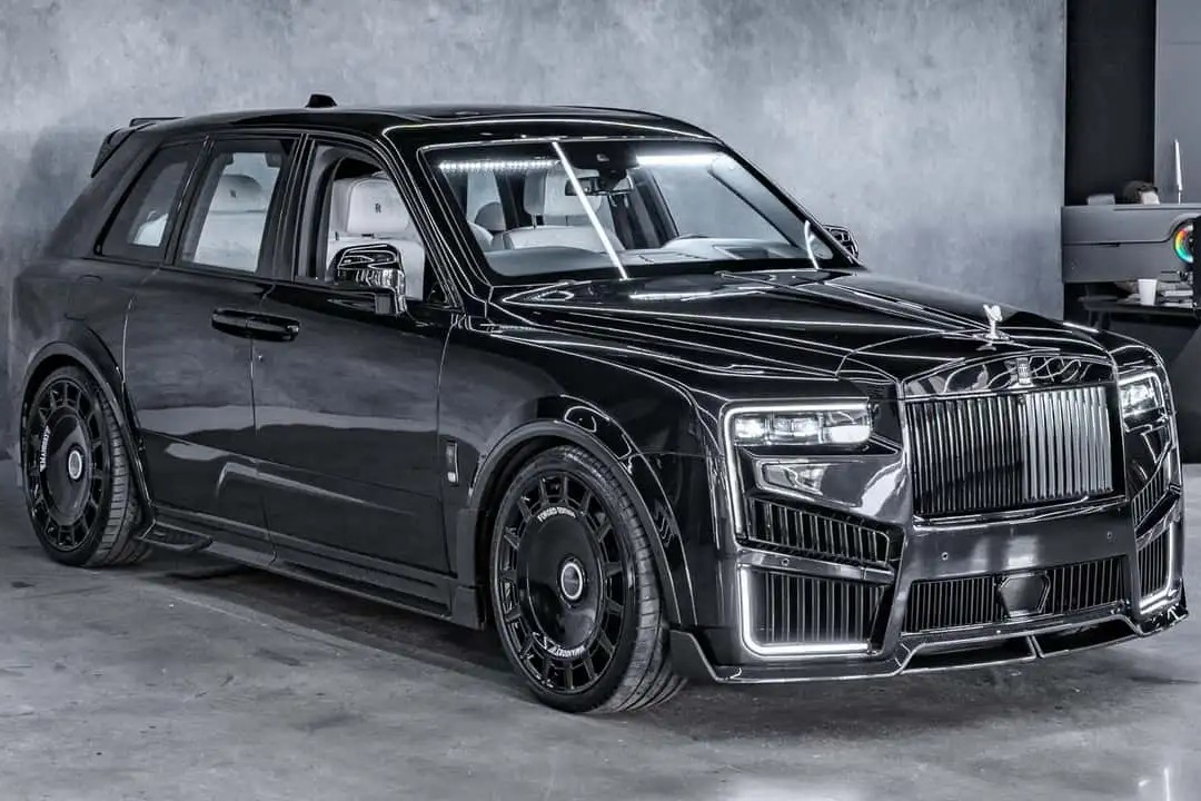 mansory-emperor-signature-based-on-rolls-royce-cullinan-black-badge | Vezess
